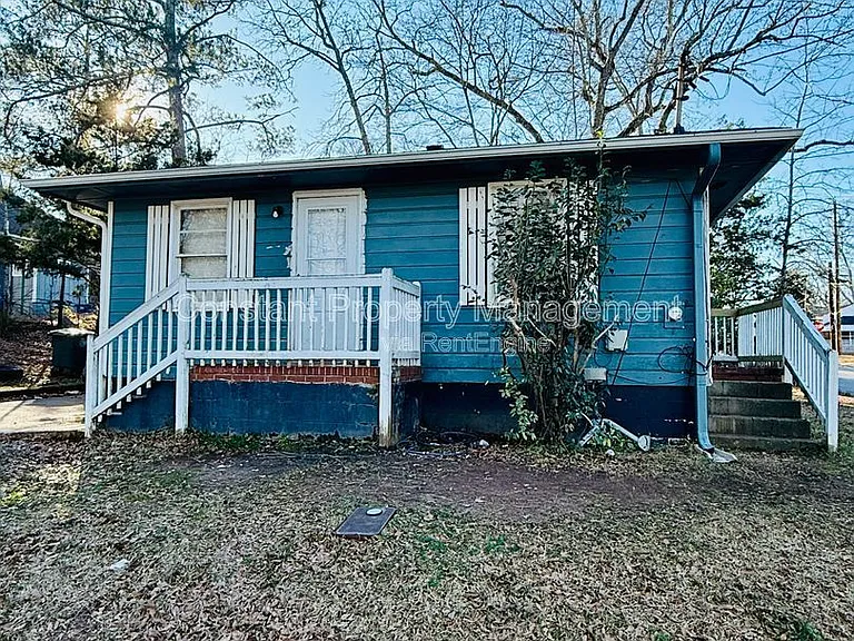 202 Realty St — Photo 2