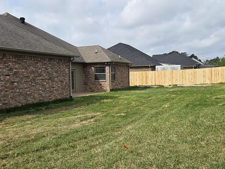 3606 Sylvia Dr — Photo 2