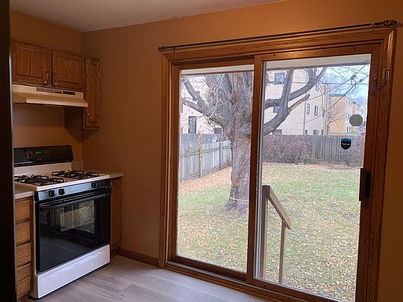 3rd image of 2027 Suburban Ave