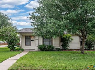 2607 Mistletoe Ave, Victoria, TX 77901