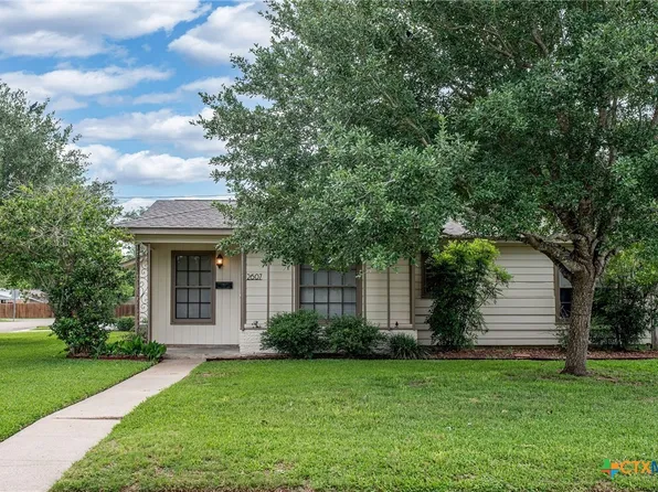 2607 E Mistletoe Ave, Victoria, TX 77901