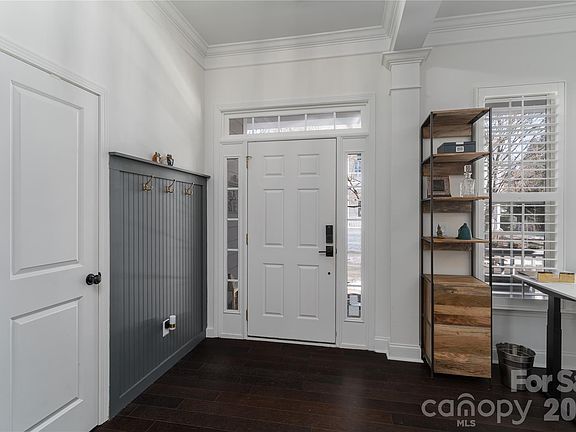 3rd image of 15913 Trenton Place Rd