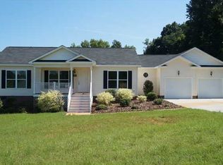 303 Admiral Dr, Ramseur, NC 27316