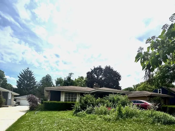 4114 N 94th STREET, Wauwatosa, WI 53222