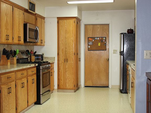 5th image of 3329 California St