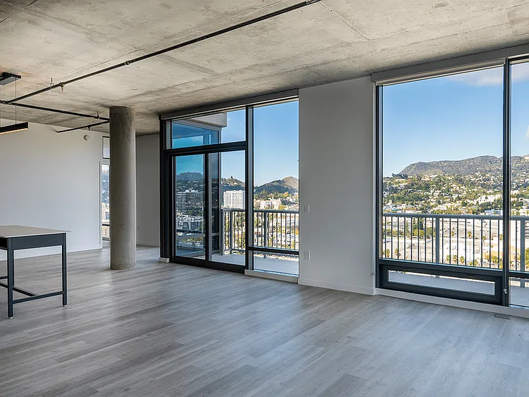 Hollywood Hills Penthouse Private Balcony