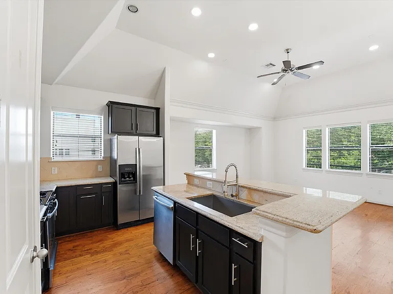 2305 Bastrop St #A — Photo 14