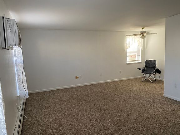 5th image of 301 Walnut Court Way #301