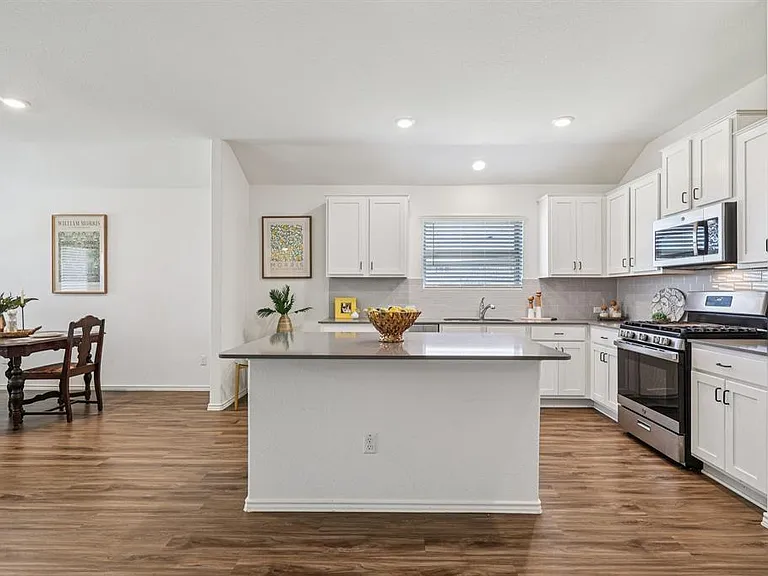 138 George Kimble Cv — Photo 12