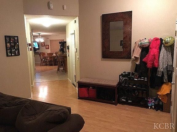2nd image of 1150 E Donnybrook Pl