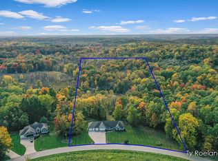 7820 Hawkview Ct NE, Ada, MI 49301