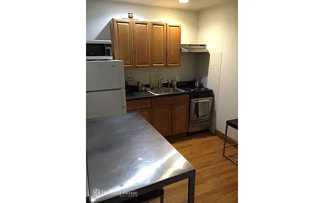 Rented by Douglas Elliman | media 20