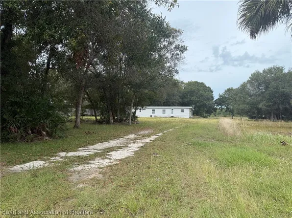2233 Van Horne Ave, Lorida, FL 33857