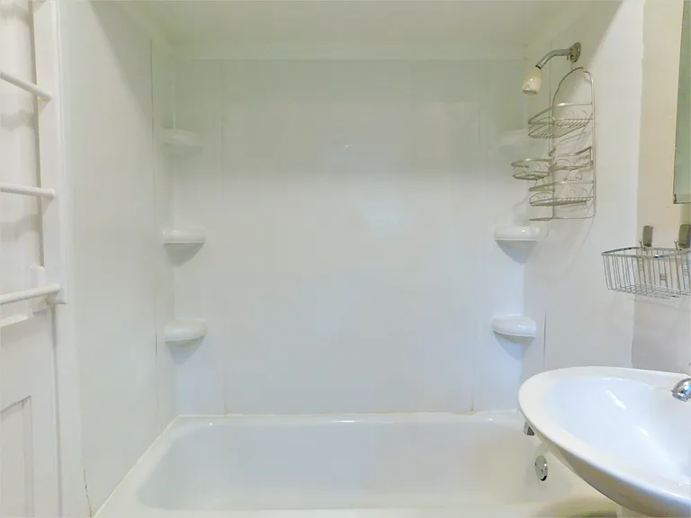 1010 Denton St — Photo 5