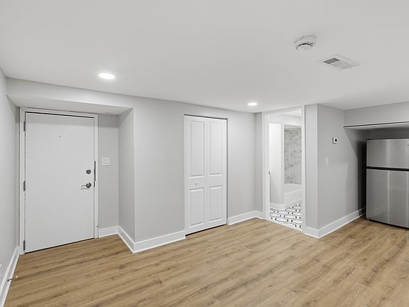 3rd image of 2388 Champlain St NW Unit 3