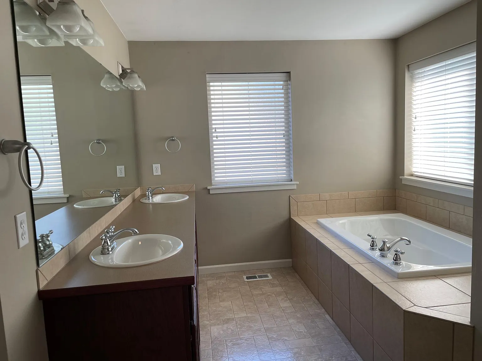 3124 Highlands Blvd — Photo 4