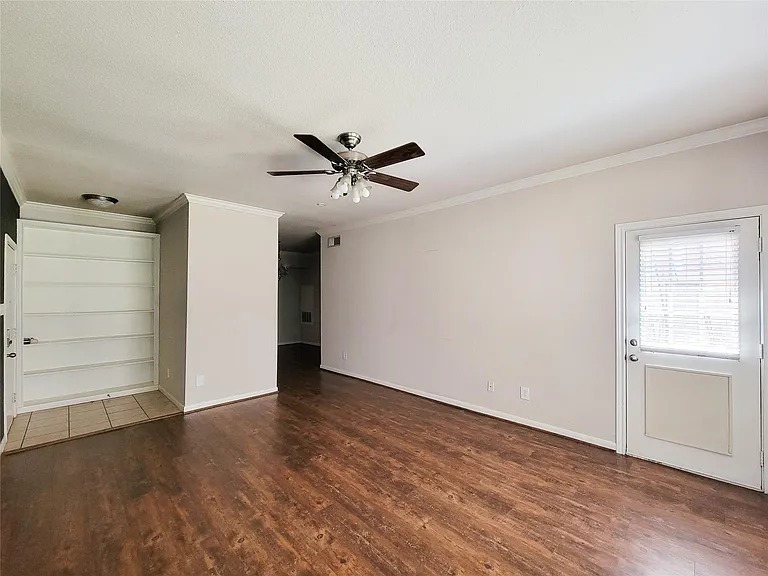 2255 Braeswood Park Dr #259 — Photo 11
