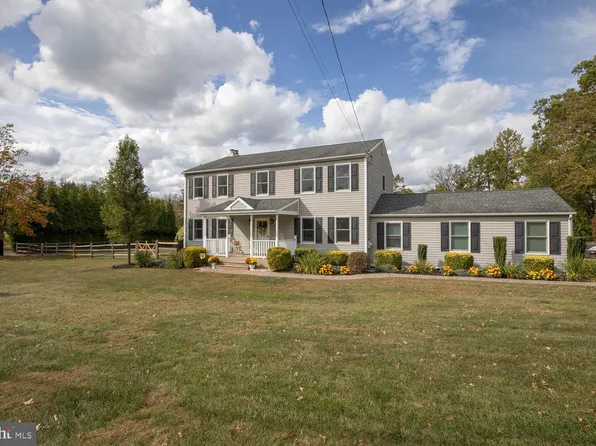 1 Squirrel Rd, Doylestown, PA 18901