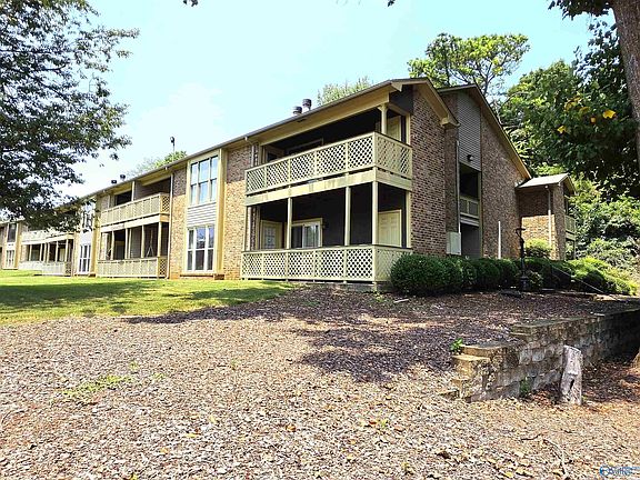 2nd image of 5002 Seven Pine Cir #8