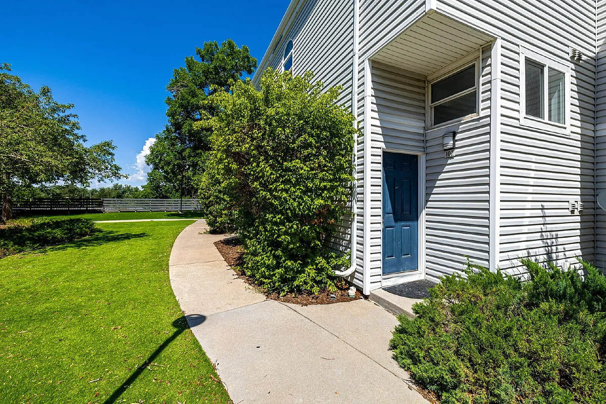 Building Photo - 11113 E Alameda Ave #107
