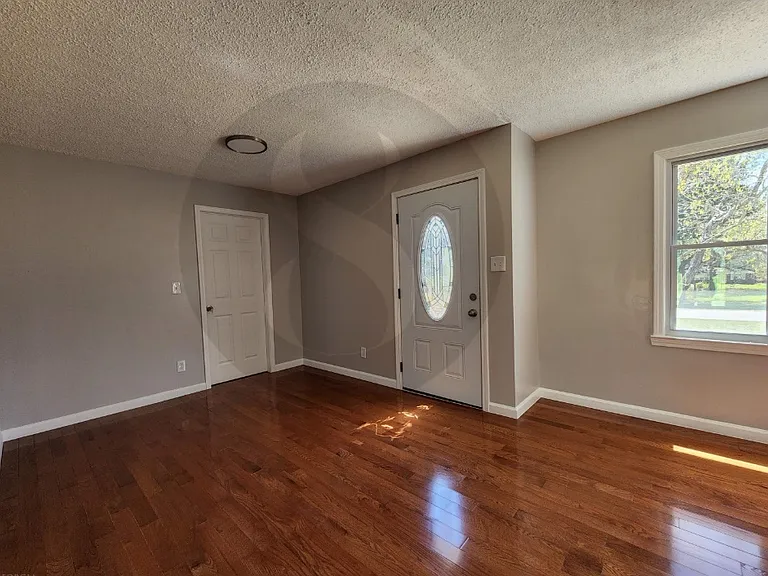 2602 Lake Harbin Rd — Photo 5
