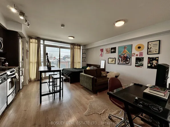 755 King St W #317, Toronto, ON M5V 1N4