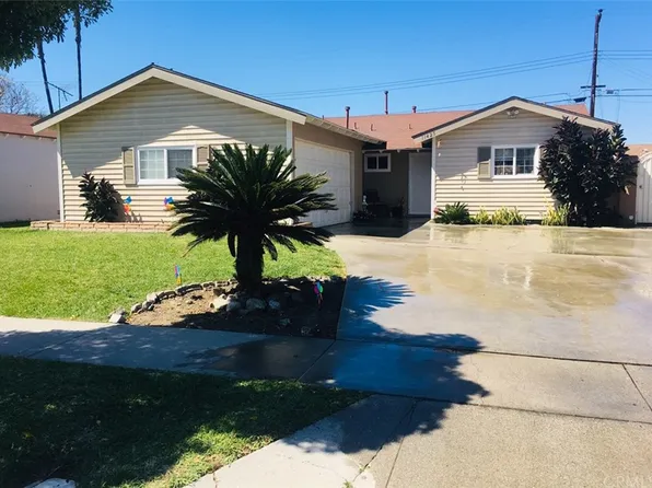 11425 205th St, Lakewood, CA 90715