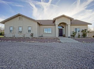 6630 S Y Lightning Ranch Rd, Hereford, AZ 85615