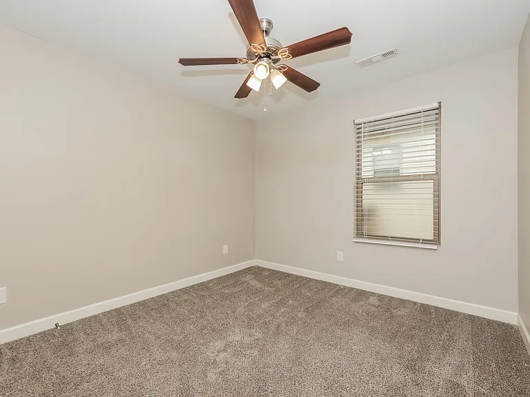 2237 Dale View Dr — Photo 13