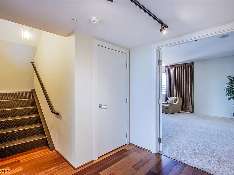 360 E Desert Inn Rd #1008 — Photo 17