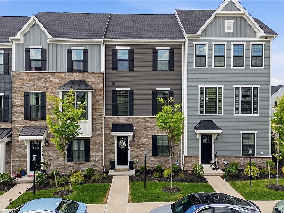 1st image of 164 Marketplace Ave