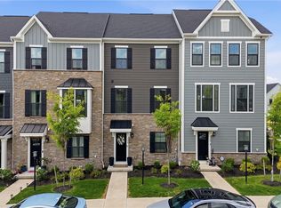 164 Marketplace Ave, Coraopolis, PA 15108