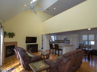 16 Central St, Huntington, NY 11743