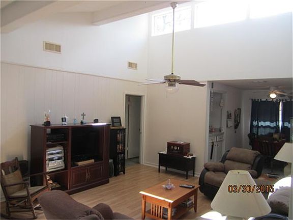 3rd image of 1426 Bramblebury Dr