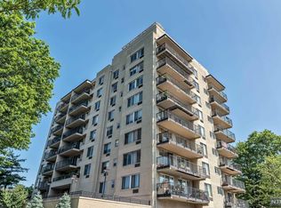 1 Wall St APT 2E, Fort Lee, NJ 07024