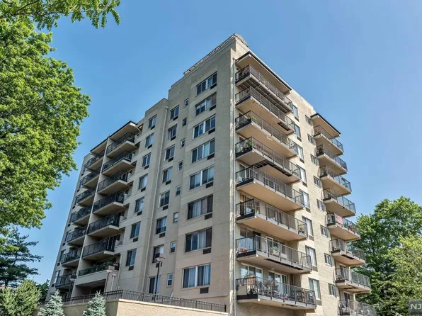 1 Wall St APT 2E, Fort Lee, NJ 07024