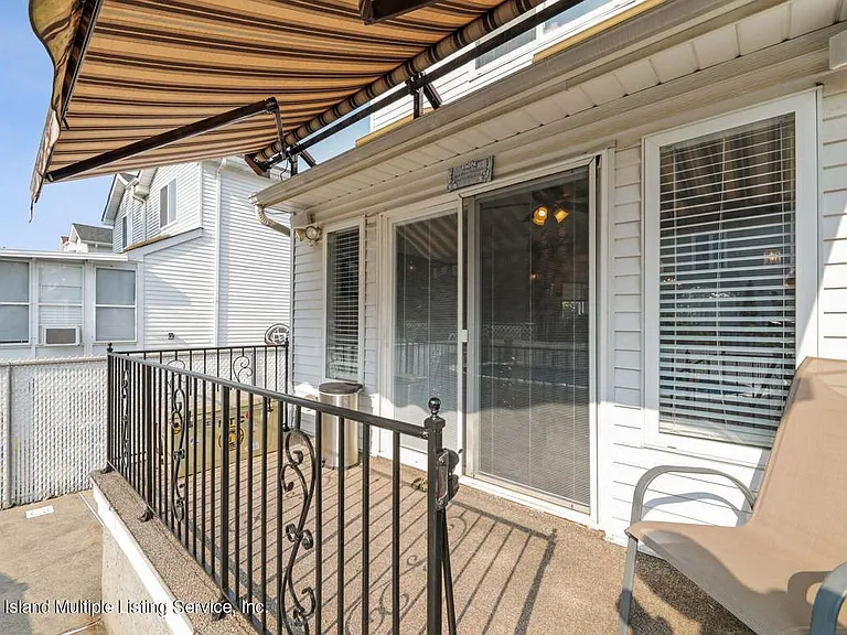 588 Main St #1 — Photo 20