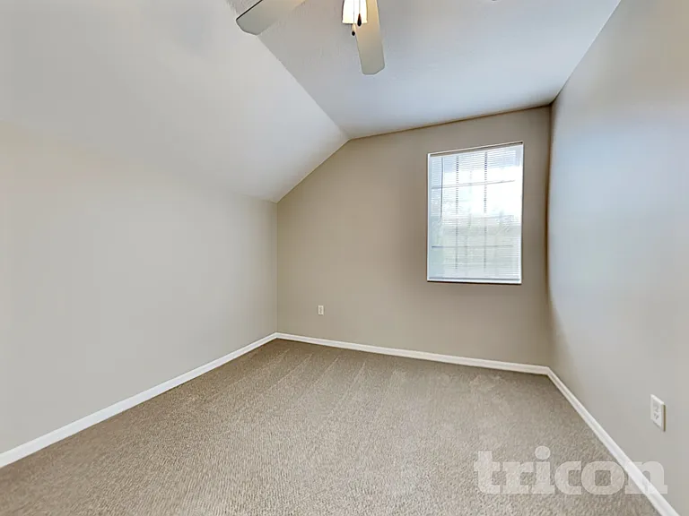 10211 Summerview Cir — Photo 12