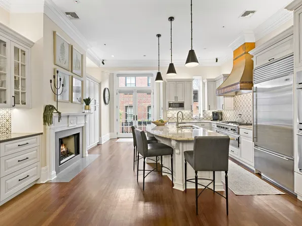 630 Hudson Street image 15 of 50