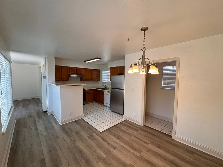 2056 Santa Rita St — Photo 4
