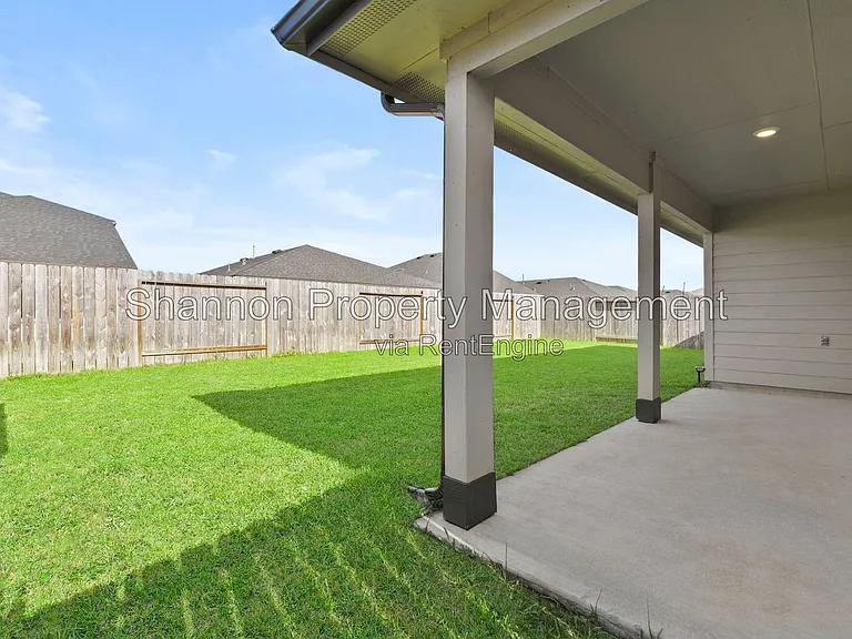 7915 Murciana Dr — Photo 29