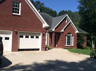 391 Merck Rd, Cleveland, GA 30528