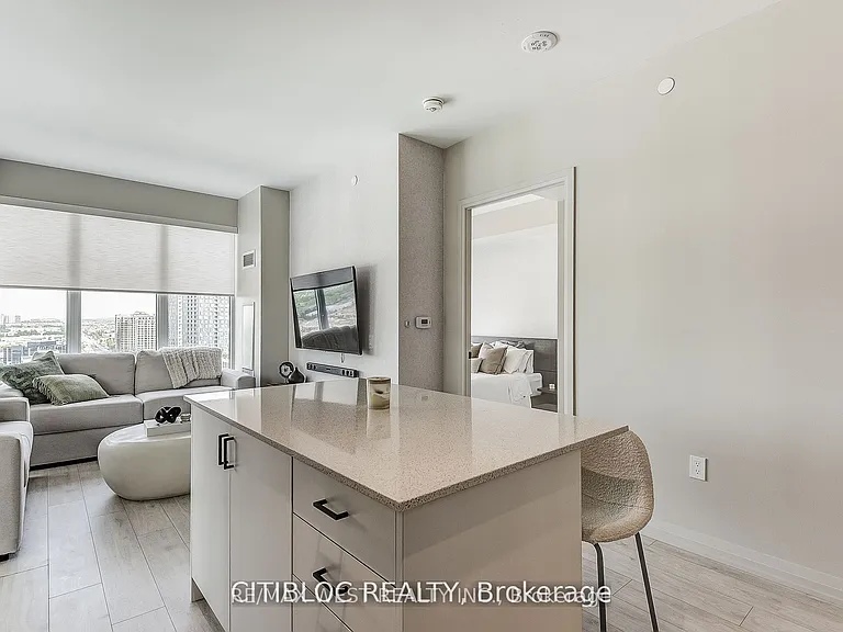 9000 Jane St #1408 — Photo 12
