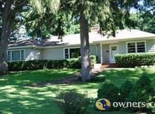 3104 Woodlawn Rd, Sterling, IL 61081