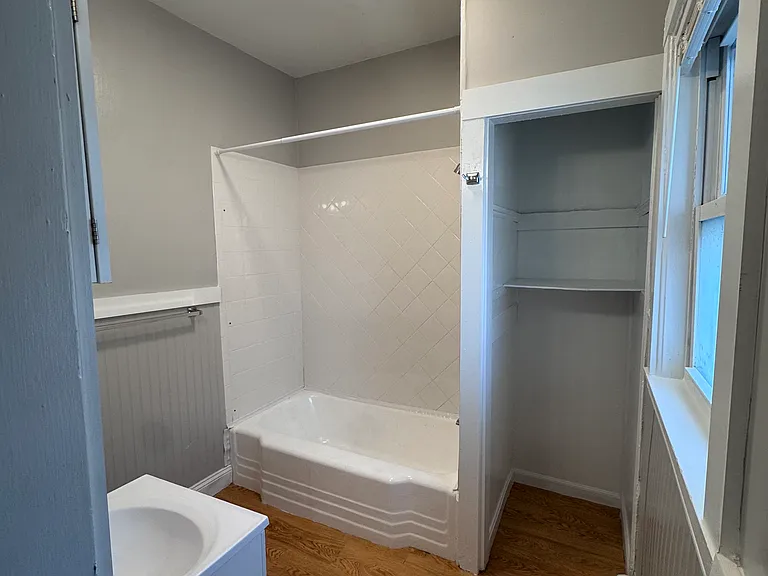 285 W Elm St #3 — Photo 6