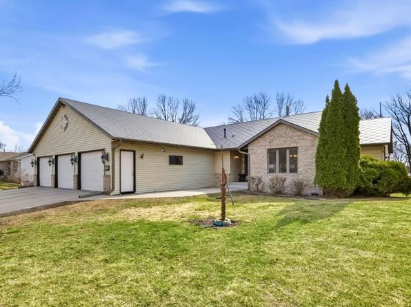 141 Fairlawn Ave E, Winsted, MN 55395