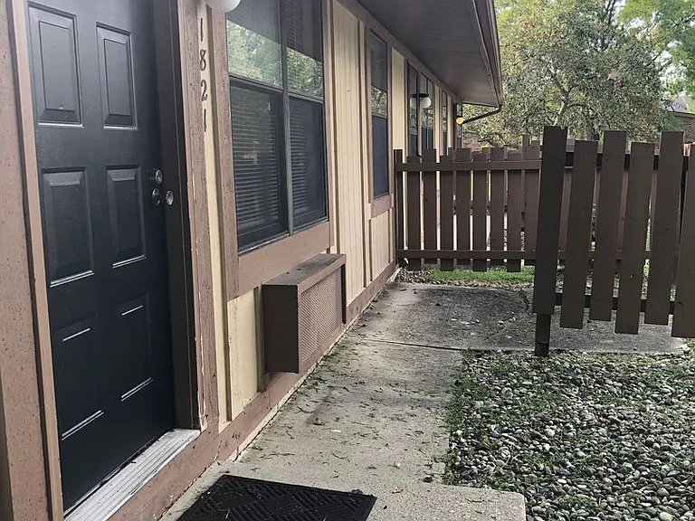 Poplar Ridge Apartments — Photo 42