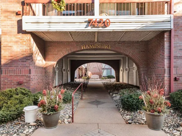 7420 Edinborough Way APT 6208, Edina, MN 55435