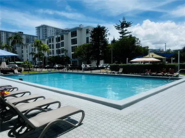 17570 Atlantic Blvd APT 206, Sunny Isles Beach, FL 33160