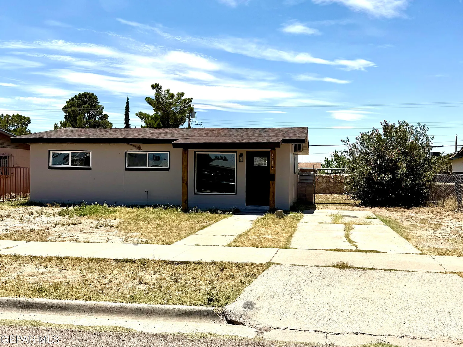 3 bed, 2.0 bath, 1076 sqft, $1,575 — Photo 2